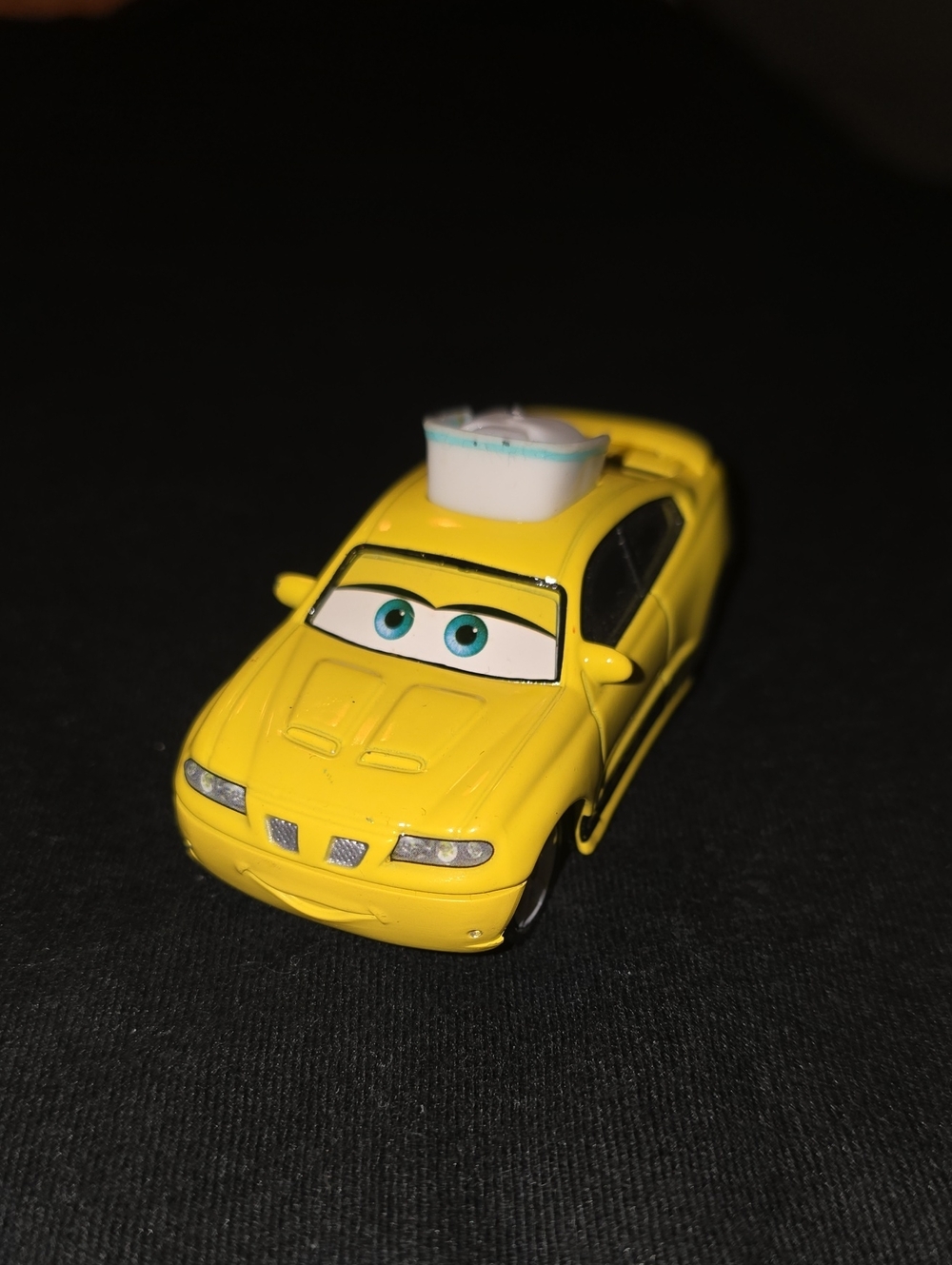 Mattel Disney/Pixar Cars Toon 1:55 Scale Die-cast Nurse GTO